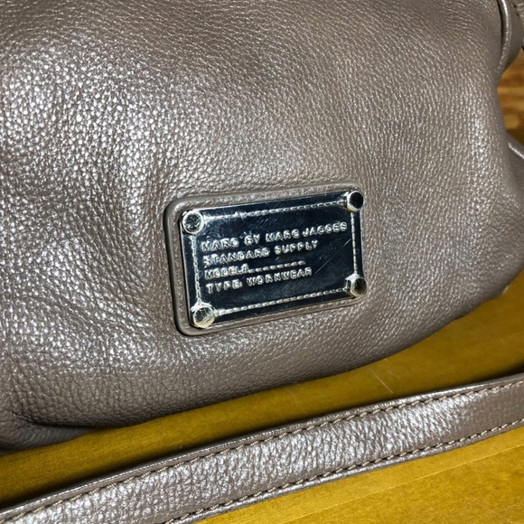 Marc By Marc Jacobs Classic Q Fran Leather Tote Bag - Picture 6 of 14